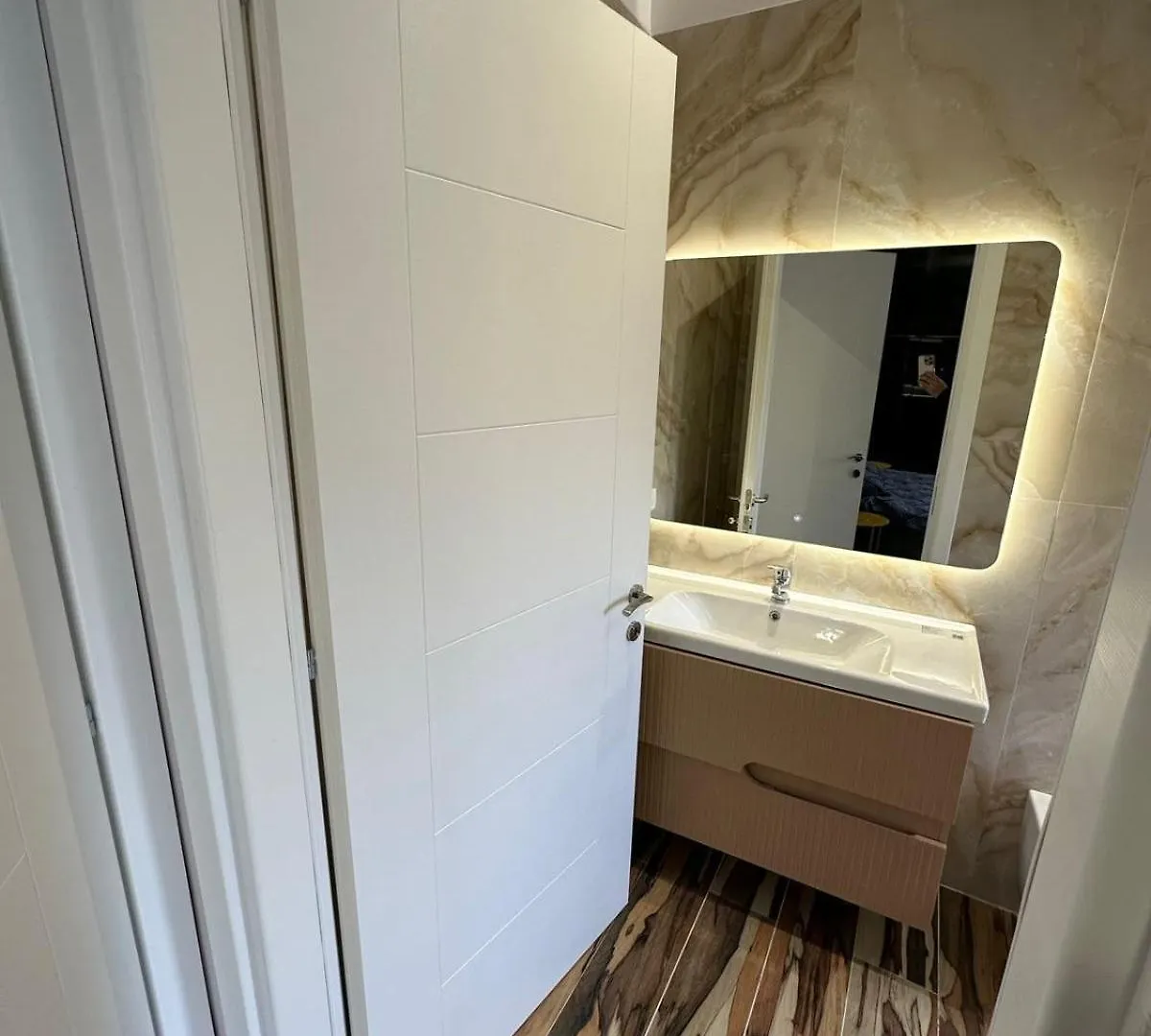 Apartman Luxury Land Lake Tirana