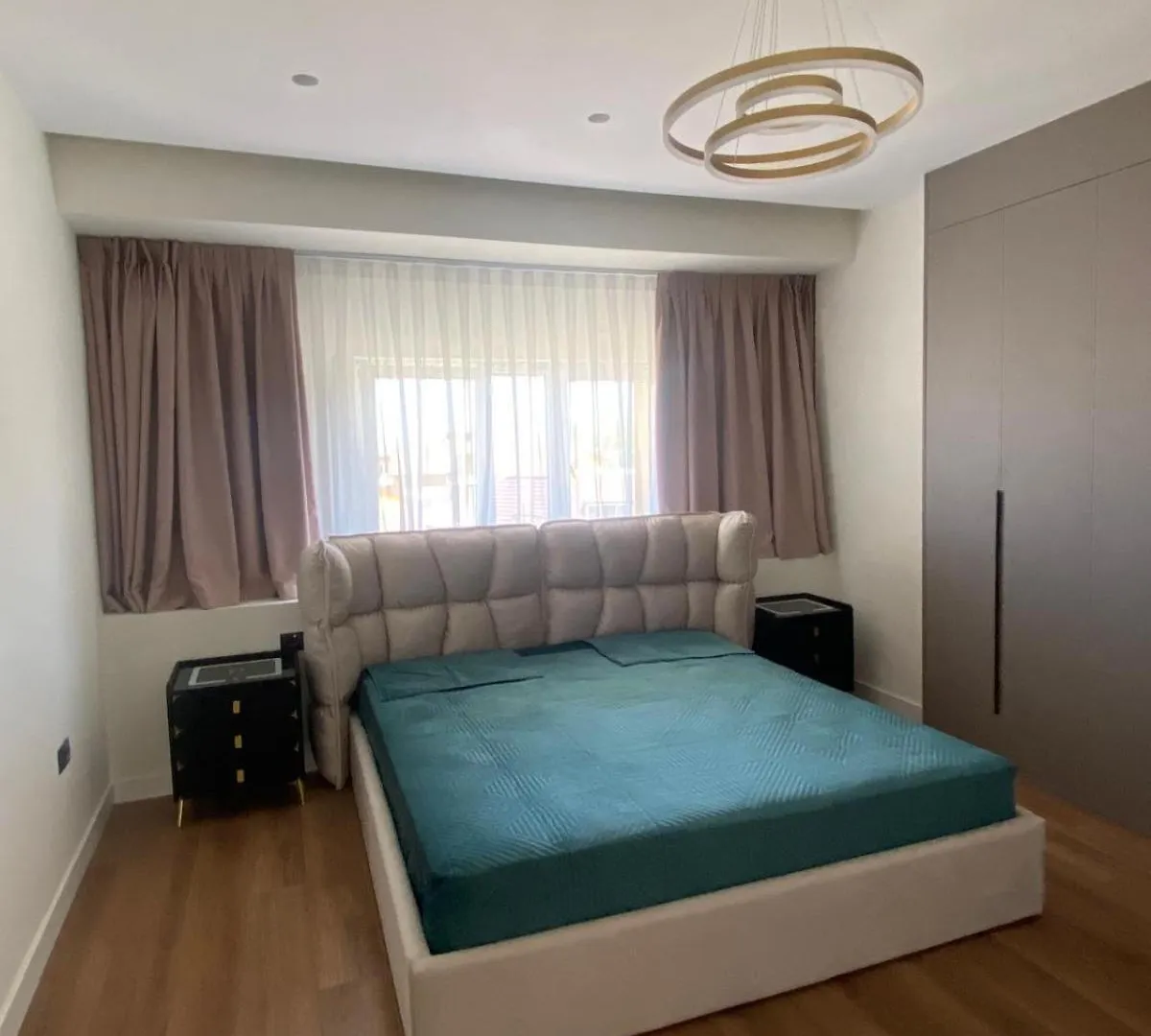 Luxury Land Lake Tirana Lägenhet