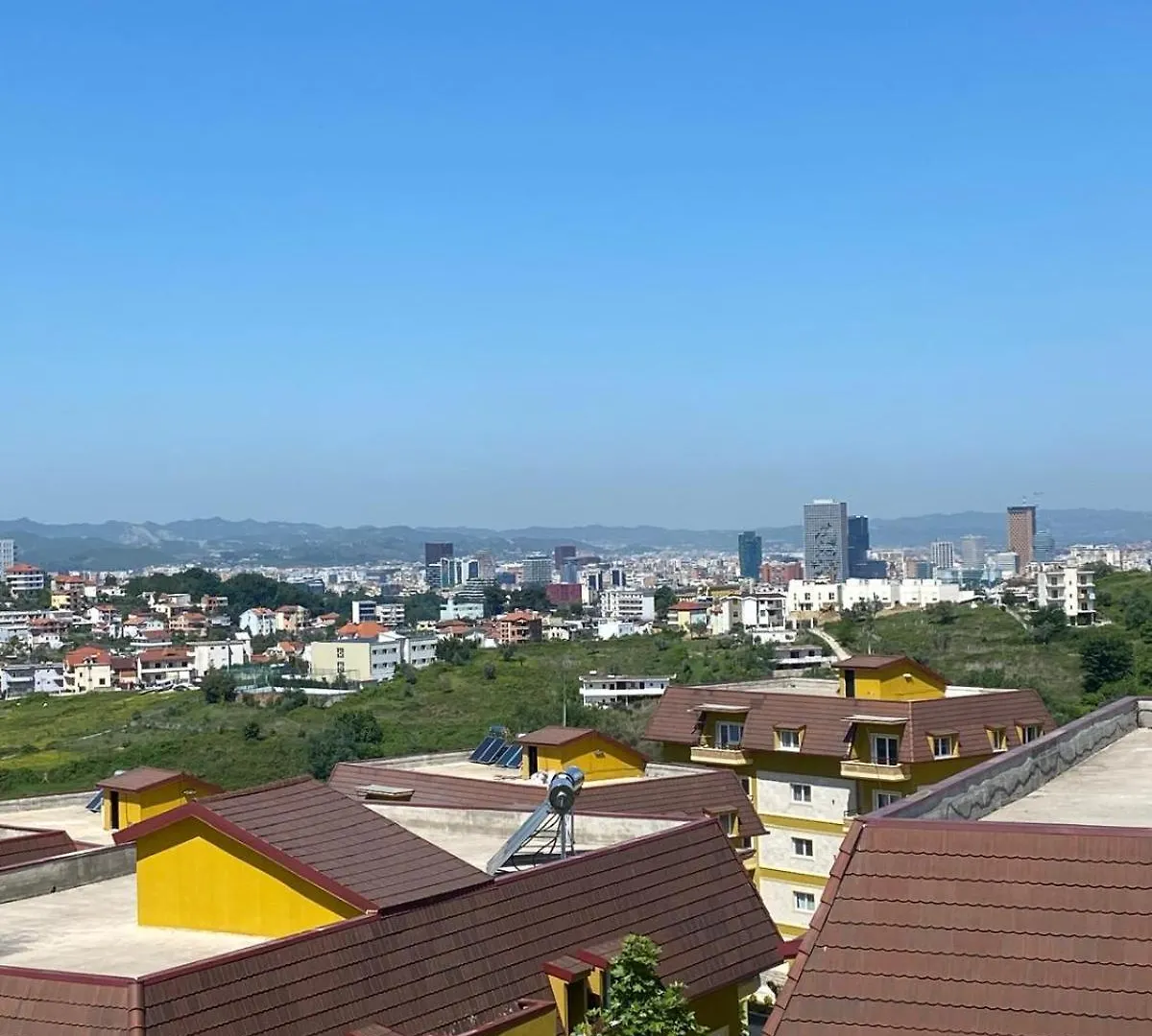 Luxury Land Lake Tirana Lägenhet