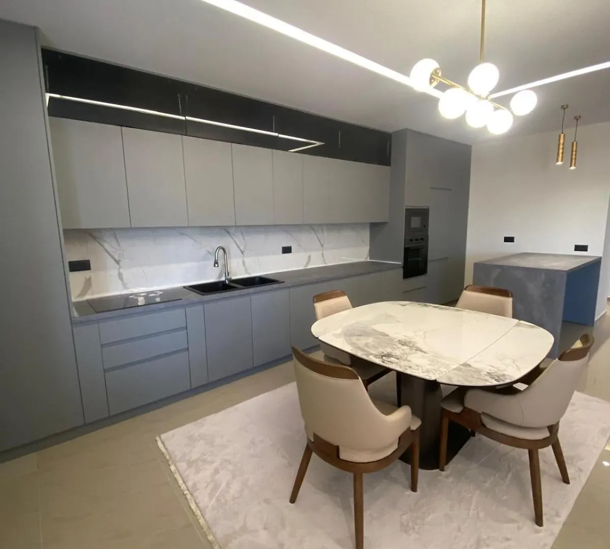 Luxury Land Lake Tirana 0*,  Albanien