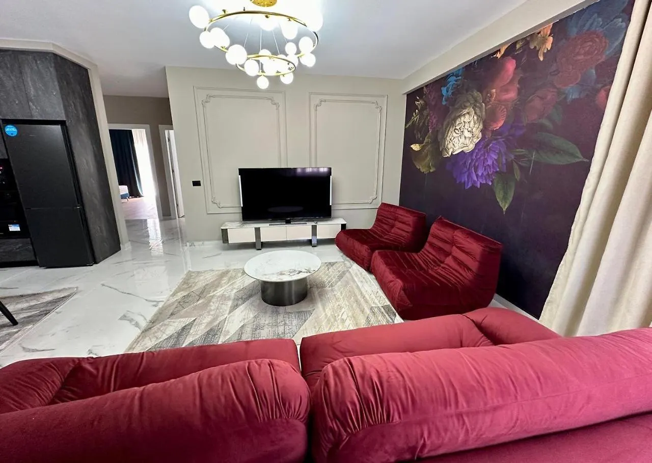 Luxury Land Lake Tirana 0*,  Albánia
