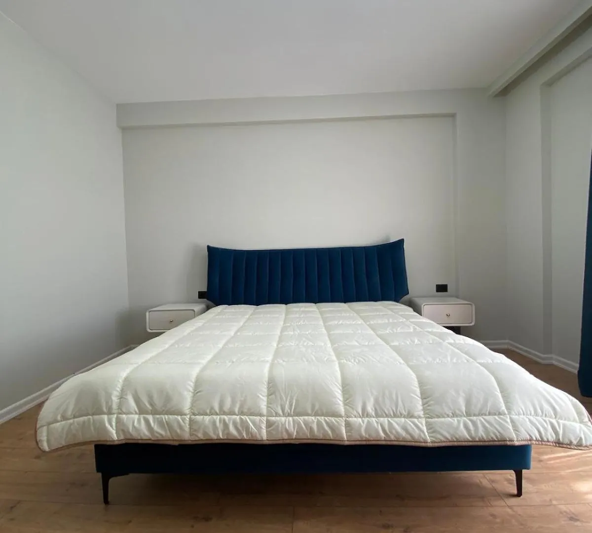 Luxury Land Lake Tirana Apartman